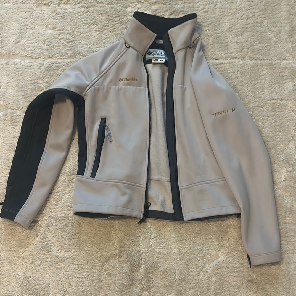 Columbia Gray and Black Ski Jacket with High Collar
